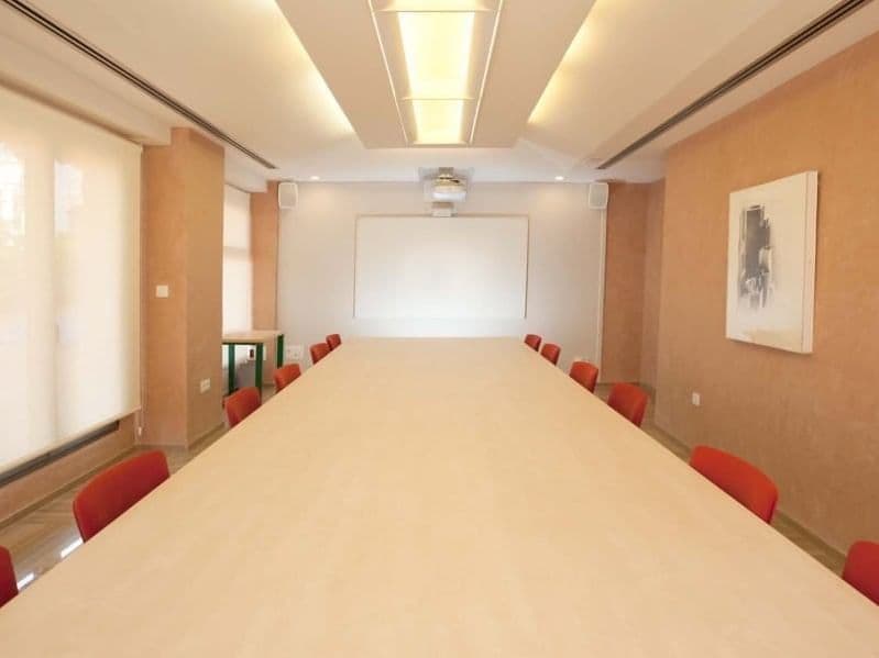 Colón Business Center