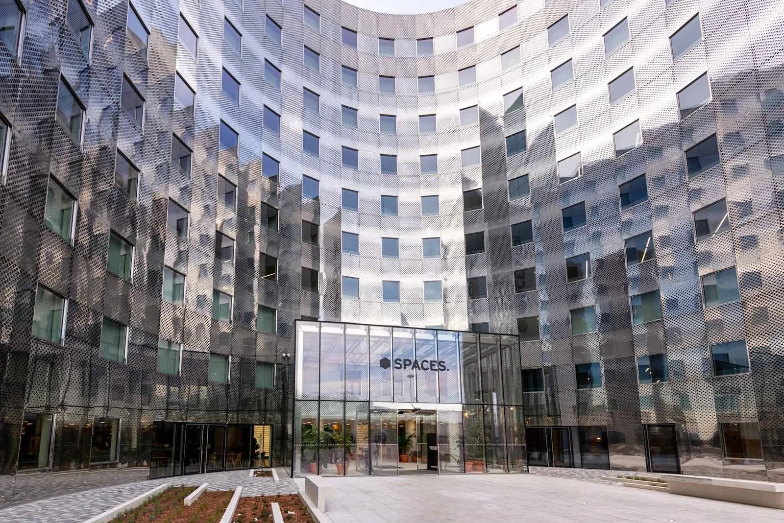 Spaces LA DEFENSE, Cours Valmy