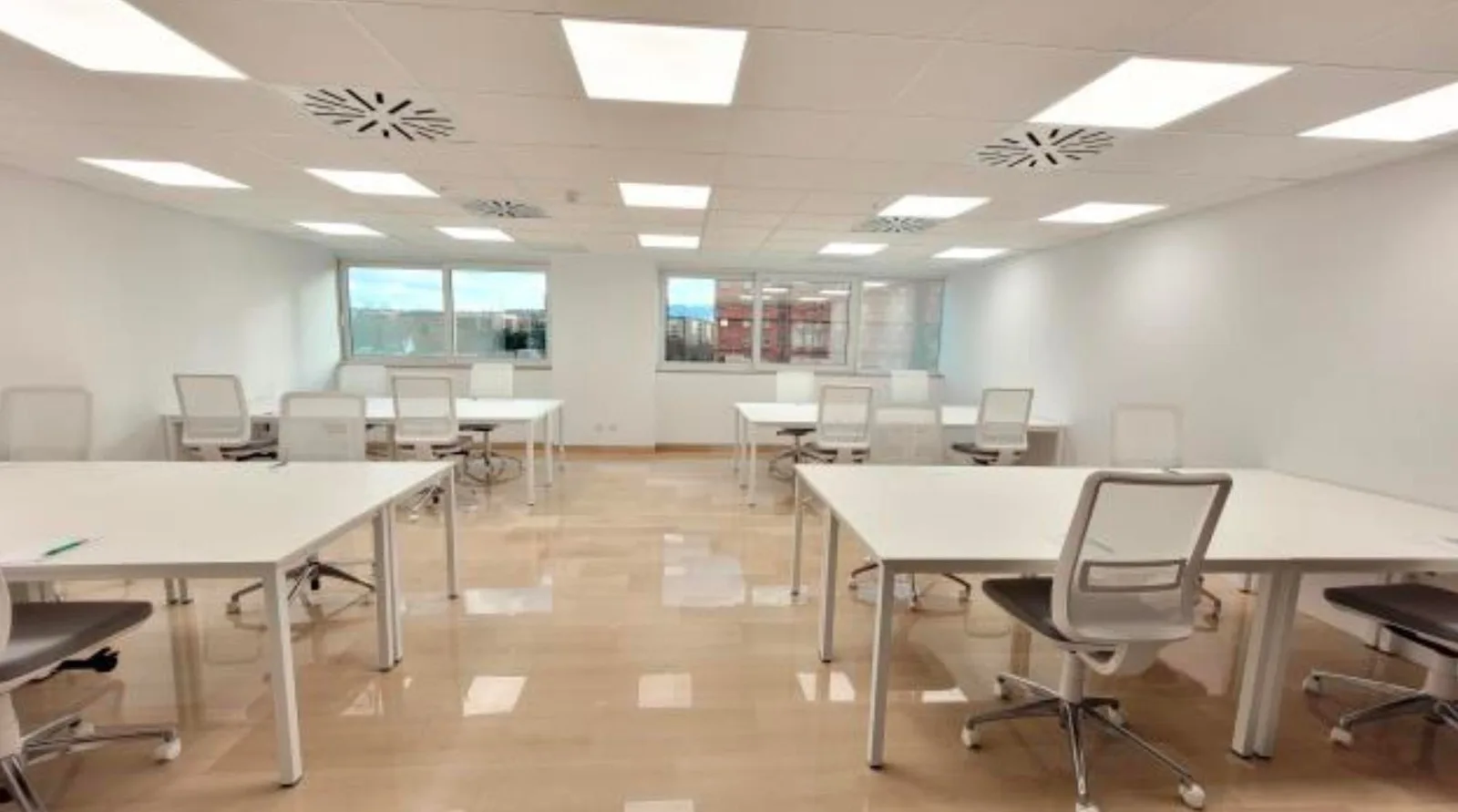 Klammer Workspaces Carlos III