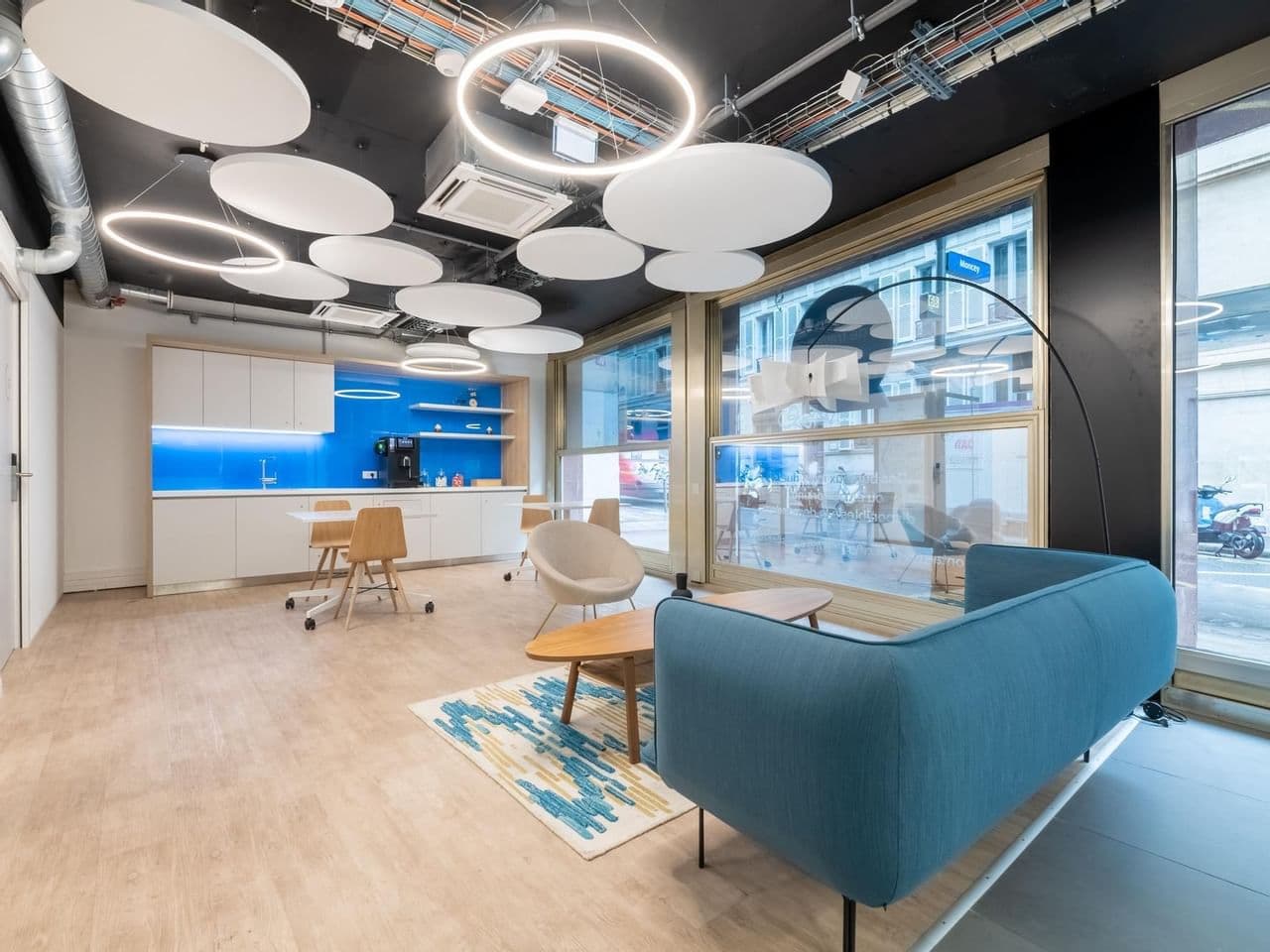 Regus (IWG) - Regus - Blanche