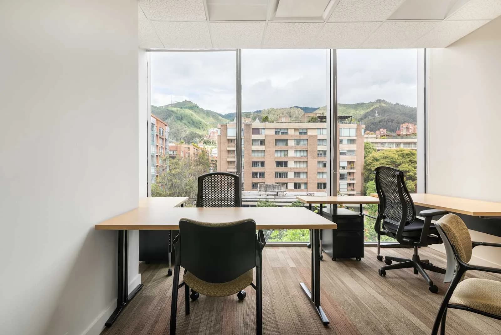 Regus BOGOTA, La Noventa