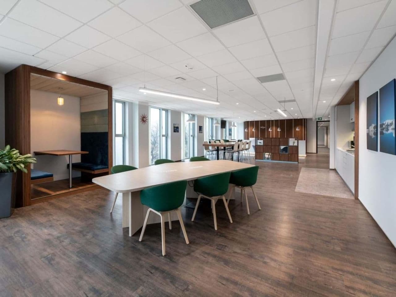 Regus - PH City Mall