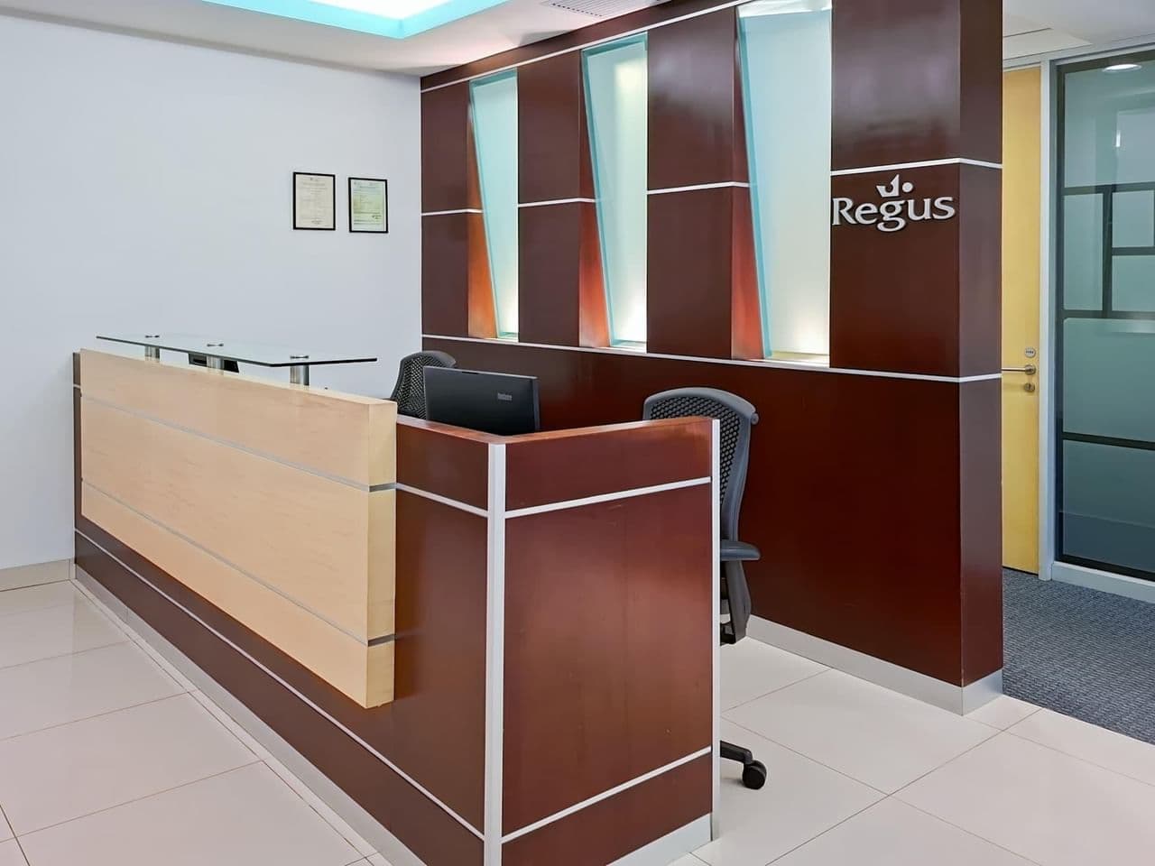 Regus - Platinum Plaza I