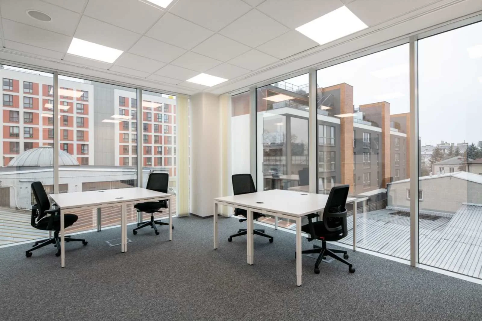 Regus Santiago, Industria