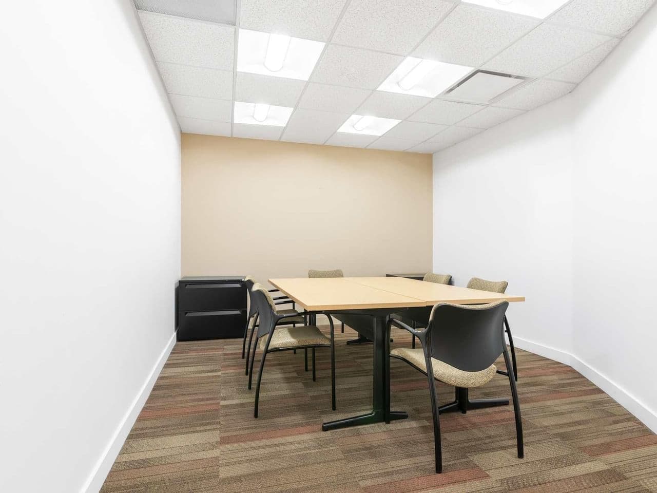 Regus - Urban Plaza