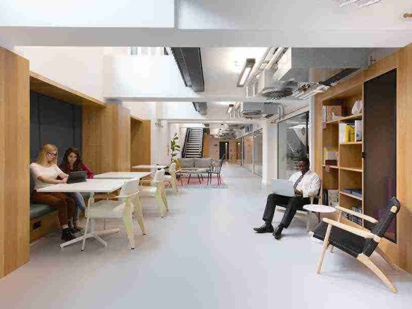 Spaces Torre Llevant